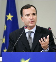 Europa ataca inmigrantes ilegales