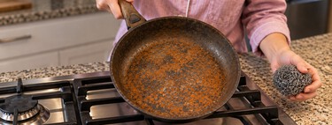 Meter una sartén oxidada en el horno es el trucazo para que no termine en la basura