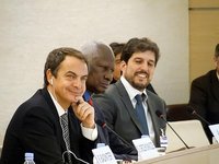 El gobierno insiste en que su plan económico nos sacará de la crisis