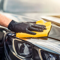 Cuidado si lavas tu auto con trapos de microfibra: son ideales, pero hay que prestar atención a algo para evitar rayarlo