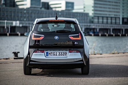 bmw-i3-alemania-aparcamiento.jpg