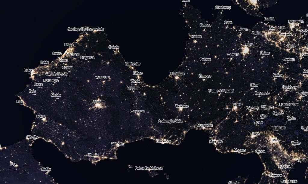 Ya sabemos dónde no ver el eclipse solar: este genial mapa 3D de contaminación luminosa convierte las ciudades en montañas de luz