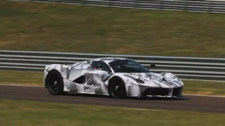 Alonso maneja LaFerrari en Fiorano 