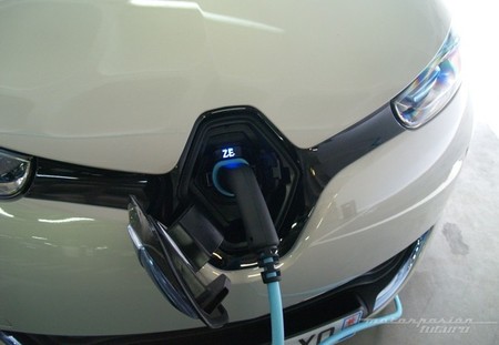 Toma de recarga en un Renault ZOE