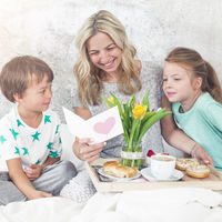 Siete ideas y consejos para celebrar el Día de la Madre en casa