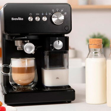 La cafetera compacta, potente y de marca que demuestra que no hay que gastar una pasta para preparar buen café 