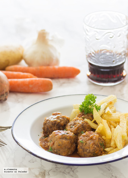 Albóndigas al horno en salsa española. Receta