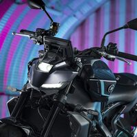 Yamaha quiere meterle una revolución híbrida a su MT-09. El truco no era un motor de gasolina y otro eléctrico. Eran dos eléctricos 