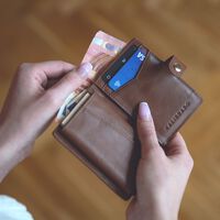 Un trabajador en paro devuelve una cartera perdida y solo pide una cosa a cambio: "Ayúdame a encontrar trabajo" 