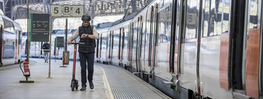 Se acabó lo de llevar el patinete eléctrico en el tren o el autobús en Cataluña. Al menos de momento 
