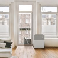 Verano fresco y silencioso: así es el aire acondicionado sin obras, con unidad exterior y rebajado en El Corte Inglés