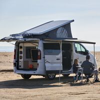 De vender comida y zapatillas a regalar furgonetas camper: Lidl sortea una Nissan NV300 Camper que monta hasta placa solar