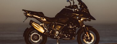 ¡Cazada! La nueva BMW R 1300 GS será más potente, rápida y con refrigeración totalmente líquida