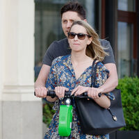 La DGT recuerda las multas por cometer infracciones a los mandos de un patinete eléctrico: van desde los 100 hasta los 1.000 euros