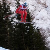 Atletas de salto de esqui estão sendo acusados de aumento peniano com ácido hialurônico e o motivo vai te surpreender