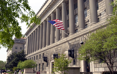 El Gobierno de Estados Unidos afloja la soga sobre Huawei: permitirá actualizaciones hasta agosto