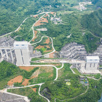 Parece una presa china más: en realidad, oculta ascensores que hacen subir barcos por el corazón de una montaña