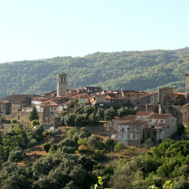 Hasta 'National Geographic' alucina: este pueblo medieval mantiene sus murallas en pie y es tan épico como Ávila