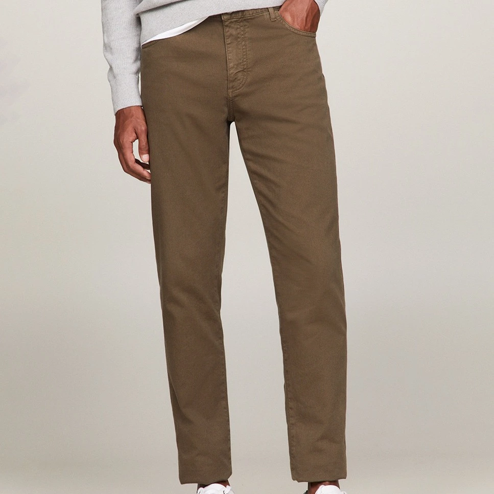 Pantalón chino de algodón en estructura
