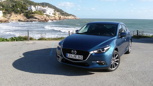 Probamos el Mazda3 2017, un virtuoso compacto que sigue su propio camino