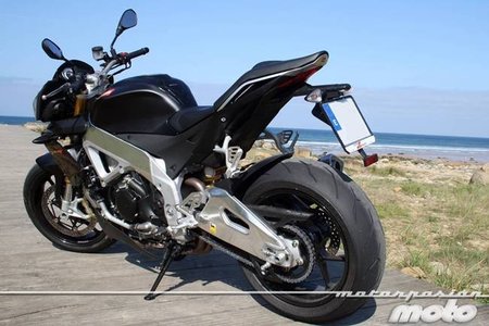 Aprilia Tuono V4 R APRC