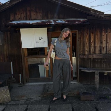 Así son las bailarinas japonesas más bonitas para llevar 24/7 con vaqueros, faldas midi y vestidos en verano 2026 