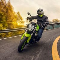 Benelli sigue apostando por las motos del carné A2 con su nueva 302S de 38 CV y 4.299 euros