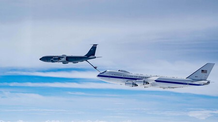 E 4b Avion 2