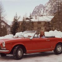 Los vídeos de la restauración de un Fiat 124 Sport Spider de 1970 en cuatro semanas 