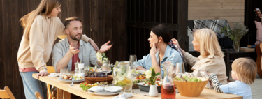 El mito de las vacaciones perfectas en familia: cómo sobrevivir a las expectativas (y a la suegra en la casa del pueblo)