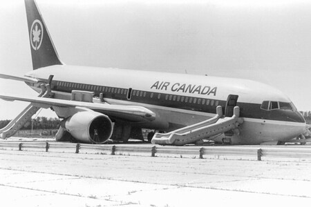 Air Canda Ac 143 Aterrizaje Forzoso Ok