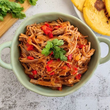 Carne mechada venezolana: un relleno imprescindible para arepas