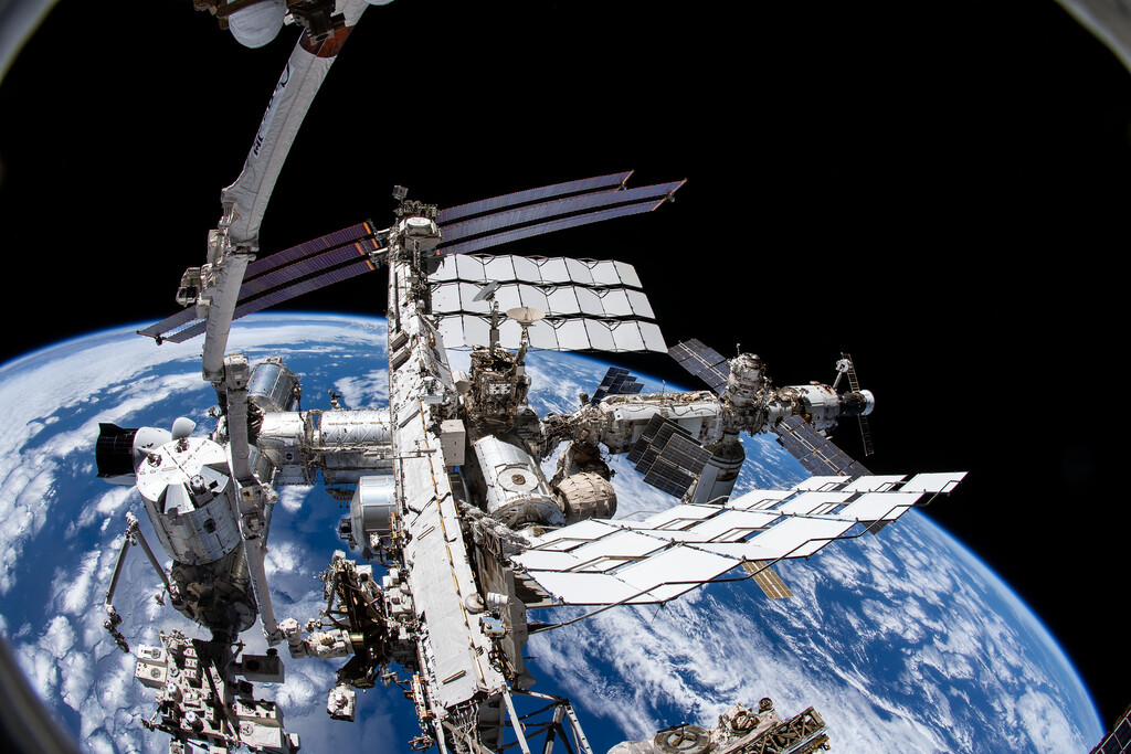La NASA no tiene planes para rescatar componentes de la Estación Espacial Internacional antes de que caiga de vuelta en la Tierra en 2031 