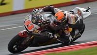 MotoGP Gran Bretaña 2014: Tito Rabat bate a Mika Kallio por 63 milésimas
