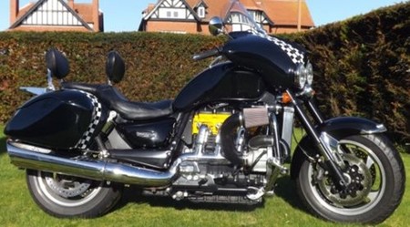 Se vende moto modificada para pagar cocina