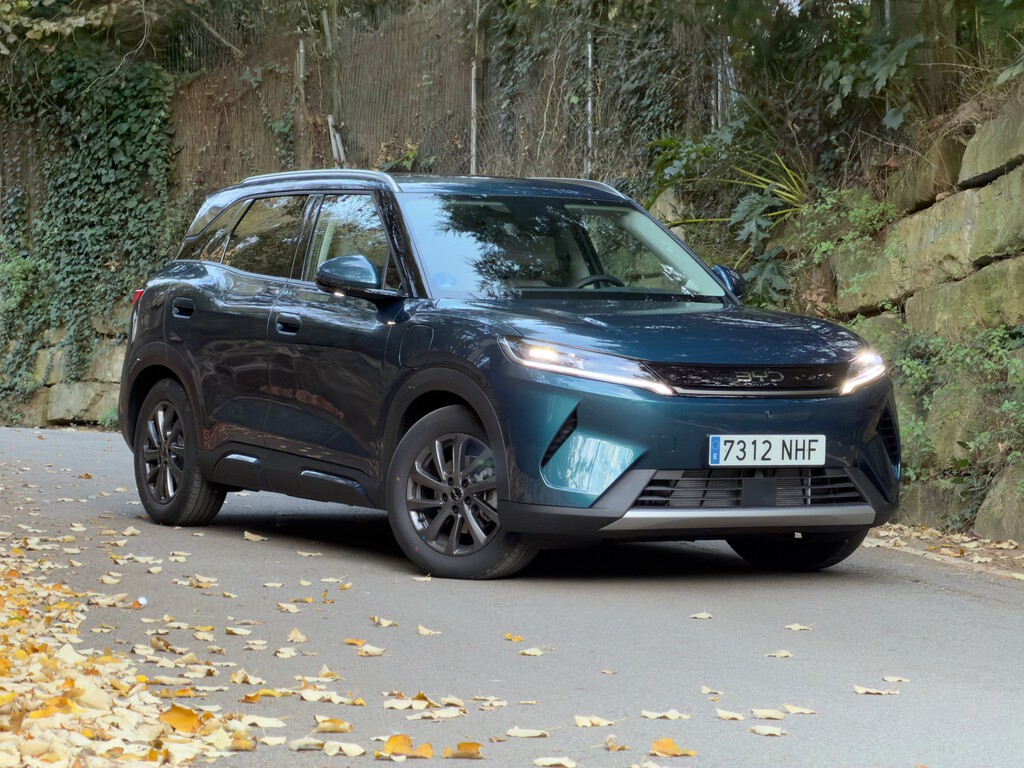 Pensábamos en el BYD Atto 2 DM-i como el híbrido enchufable para dar un golpe en la mesa. Es toda una bomba