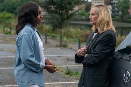 Julia Roberts y Ayo Edebiri en 'After The Hunt'