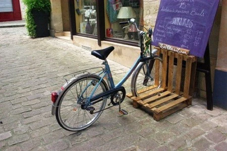 Recicladecoración: un soporte para bicicletas práctico y sencillo