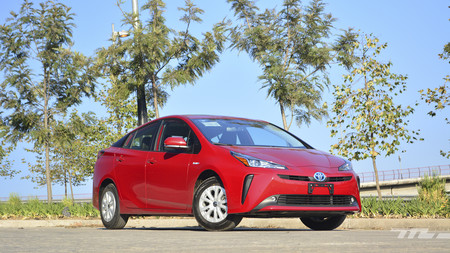Toyota Prius 2019, a prueba: el híbrido que nos compraríamos con los ojos cerrados