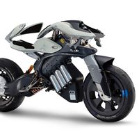 MOTOROiD no es ciencia ficción, es un prototipo eléctrico e inteligente de Yamaha que se adelanta al futuro