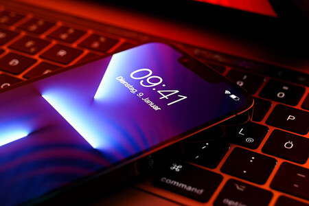 Apple Iphone 13 Pro On Macbook Pro