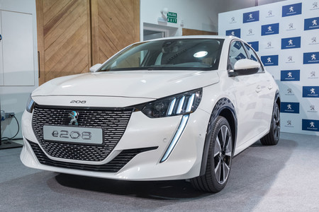 Ya se conoce el precio del Peugeot e-208 en Francia: desde 32.100 euros para este utilitario eléctrico