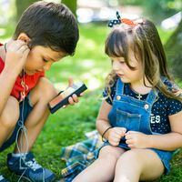 En pleno 2026 una infancia sin teléfonos móviles suena imposible. Un pueblo de Irlanda lo está consiguiendo