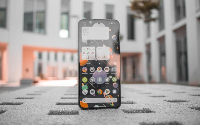 Nothing Phone (2)