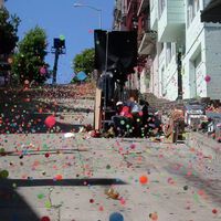 A cidade disse "nunca mais": o erro que transformou um comercial da Sony em uma zona de guerra de R$ 400 mil em prejuízos