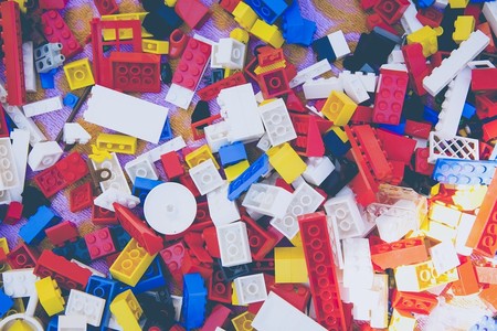 Un niño de siete años expulsa una pieza de Lego dos años después de habérsela 'tragado' por su nariz