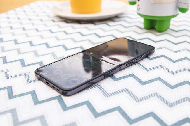 Xiaomi Mix Flip 1