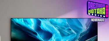 Pantalla OLED anti reflejos con muchos años de actualizaciones. Su control se recarga con el sol 