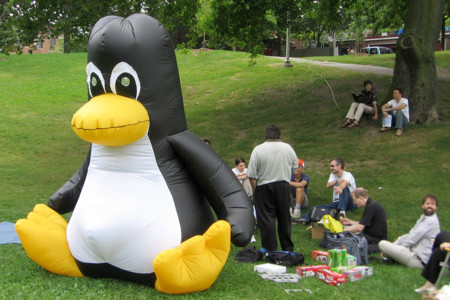 ¿Cómo podría conseguir GNU/Linux ser relevante también en los equipos domésticos? La pregunta de la semana