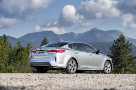 Kia Optima Hibrido Enchufable 2